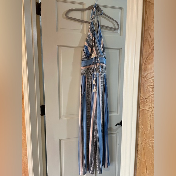 Venus XS fits small too with up to D cup halter jumpsuit EUC with pockets - Picture 2 of 14